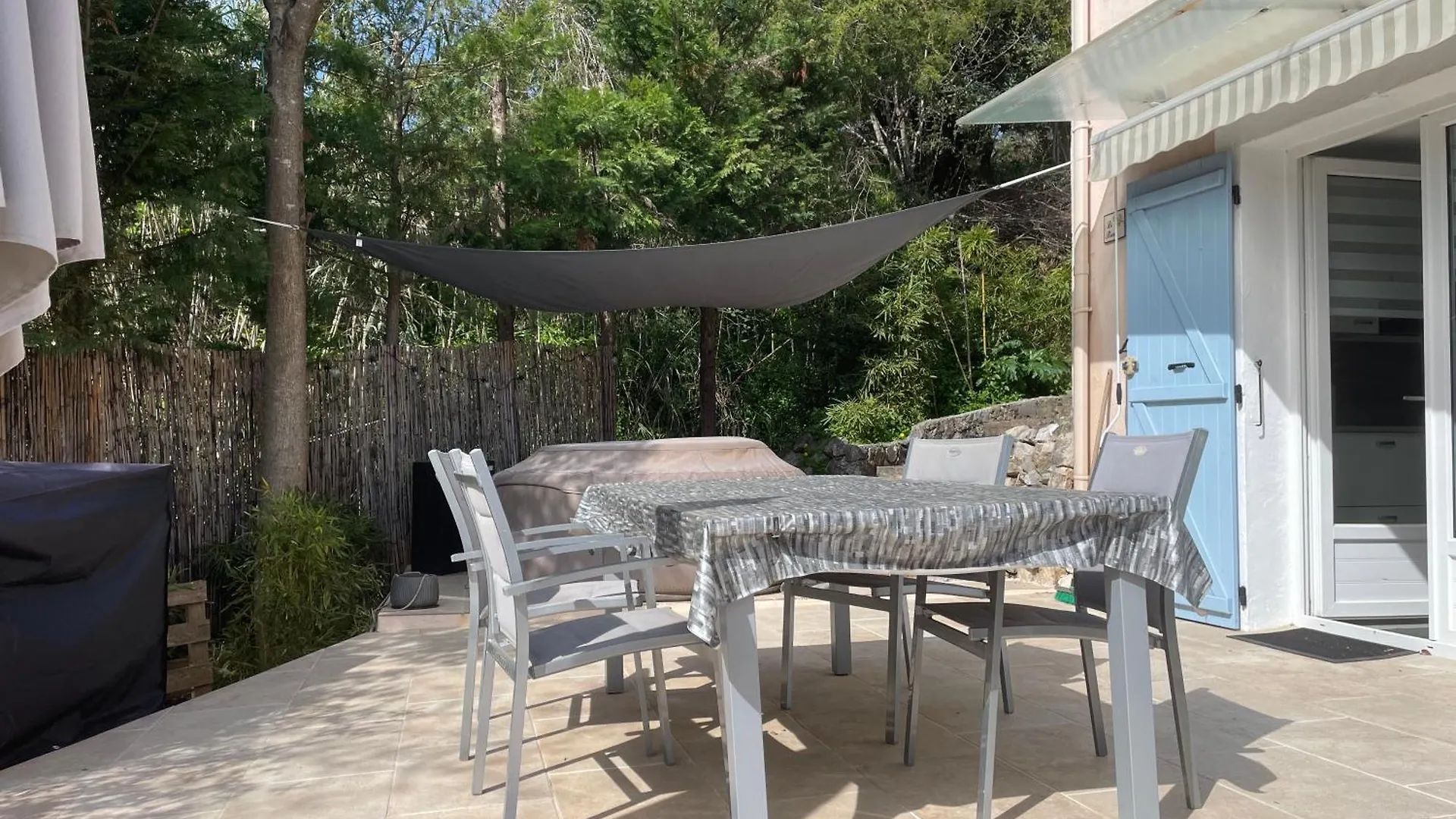 Appartement LUVA d'Azur, Rez de villa LE RIOU - LE VALLON Le Bar-sur-Loup